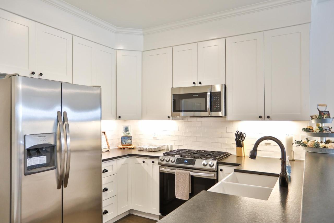 Hill Country Haven A Modern Rustic - 2 Bedroom 2 Bathroom Townhouse Off Main Street Fredericksburg Esterno foto